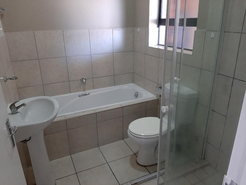 To Let 2 Bedroom Property for Rent in Burgundy Estate Western Cape
